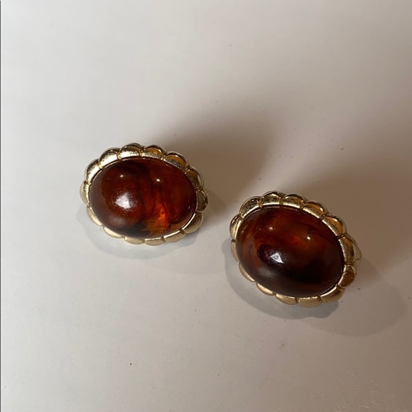 Vintage Avon Clip on Earrings - Picture 3 of 4